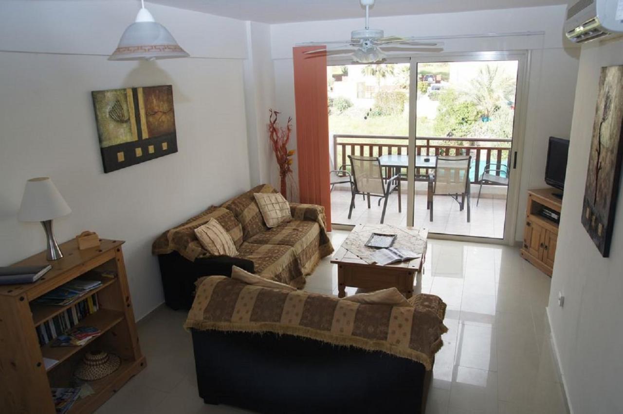 Pleasantly Furnished Apartment B201 With Large Terrace, Wi-Fi & Android Tv Pegeia Eksteriør billede