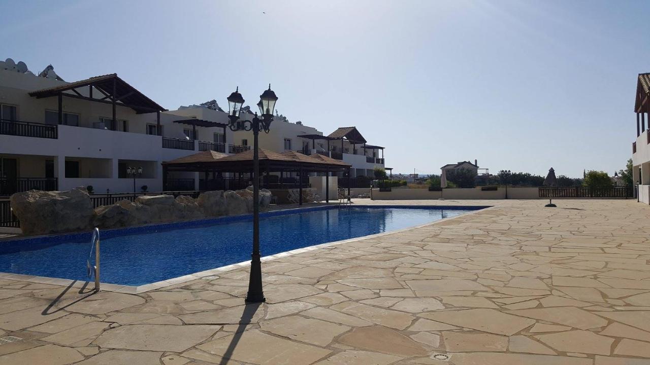 Pleasantly Furnished Apartment B201 With Large Terrace, Wi-Fi & Android Tv Pegeia Eksteriør billede